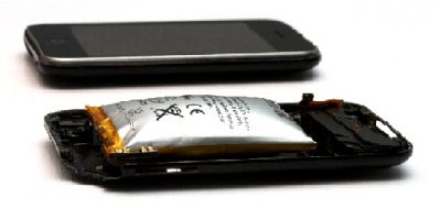 Expanded_lithium-ion_polymer_battery_from_an_Apple_iPhone_3GS